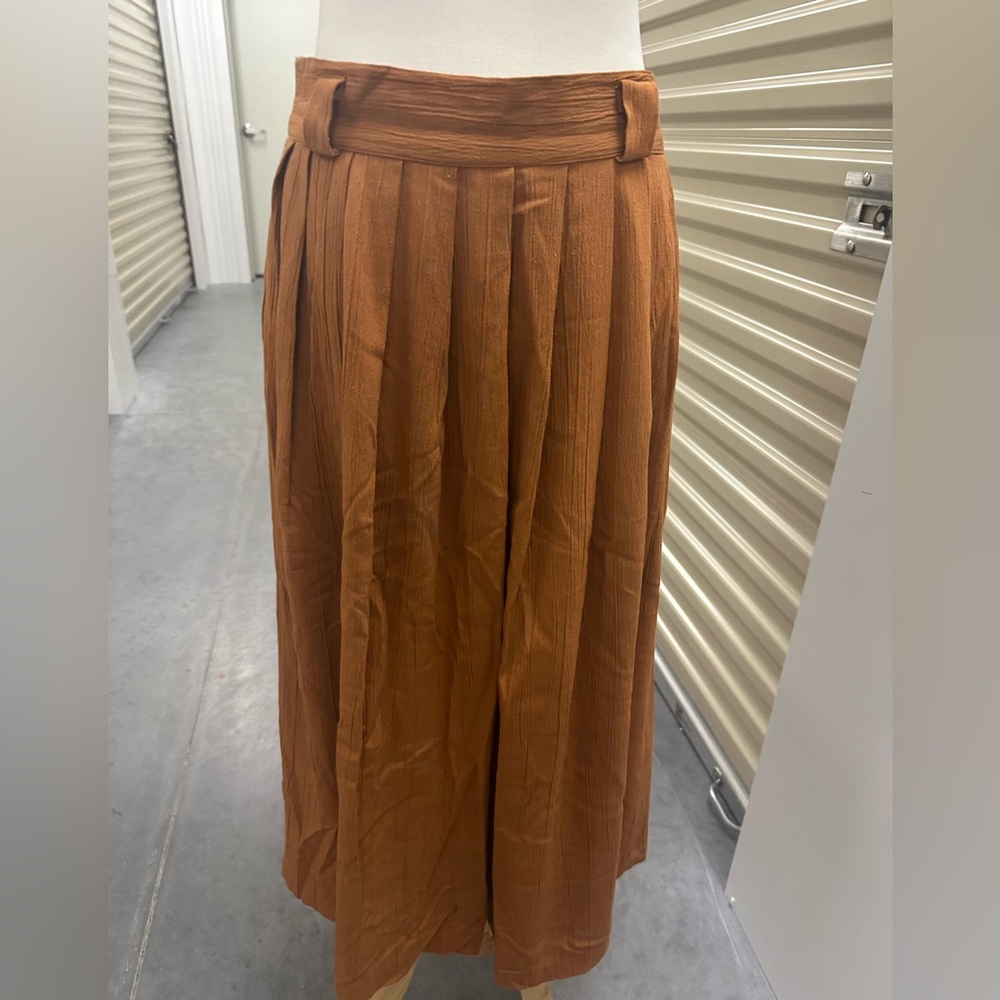 Briggs New York Tan Pleated Midi Skirt